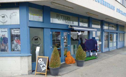 Lucky Horse AG  |  Gewerbestrasse 2  |  4105 Biel-Benken  |  Tel. +41 61 721 91 22